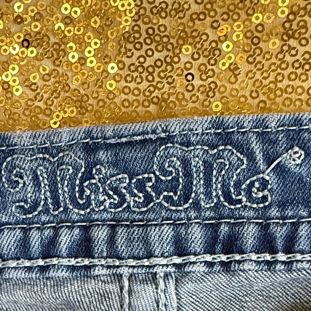 Miss Me Blue Boyfriend Capri flat pocket Embroidered Jeans